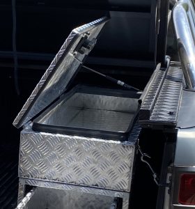 Caja de aluminio en pickup
