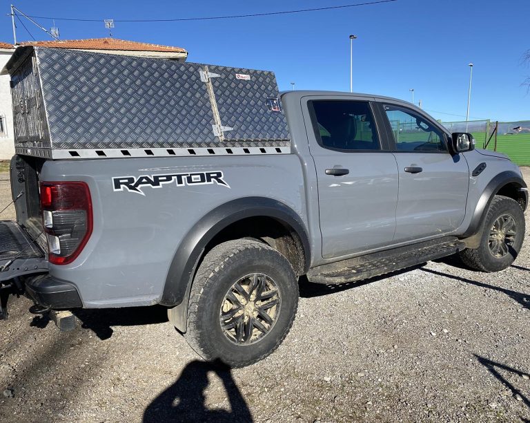 Jaula Pick up 2+2 con cofre estanco